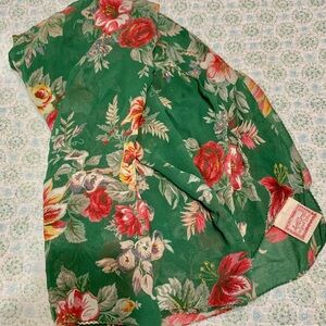 Vintage April Connell Scarf 38” x 36” Floral Green Red English Roses India